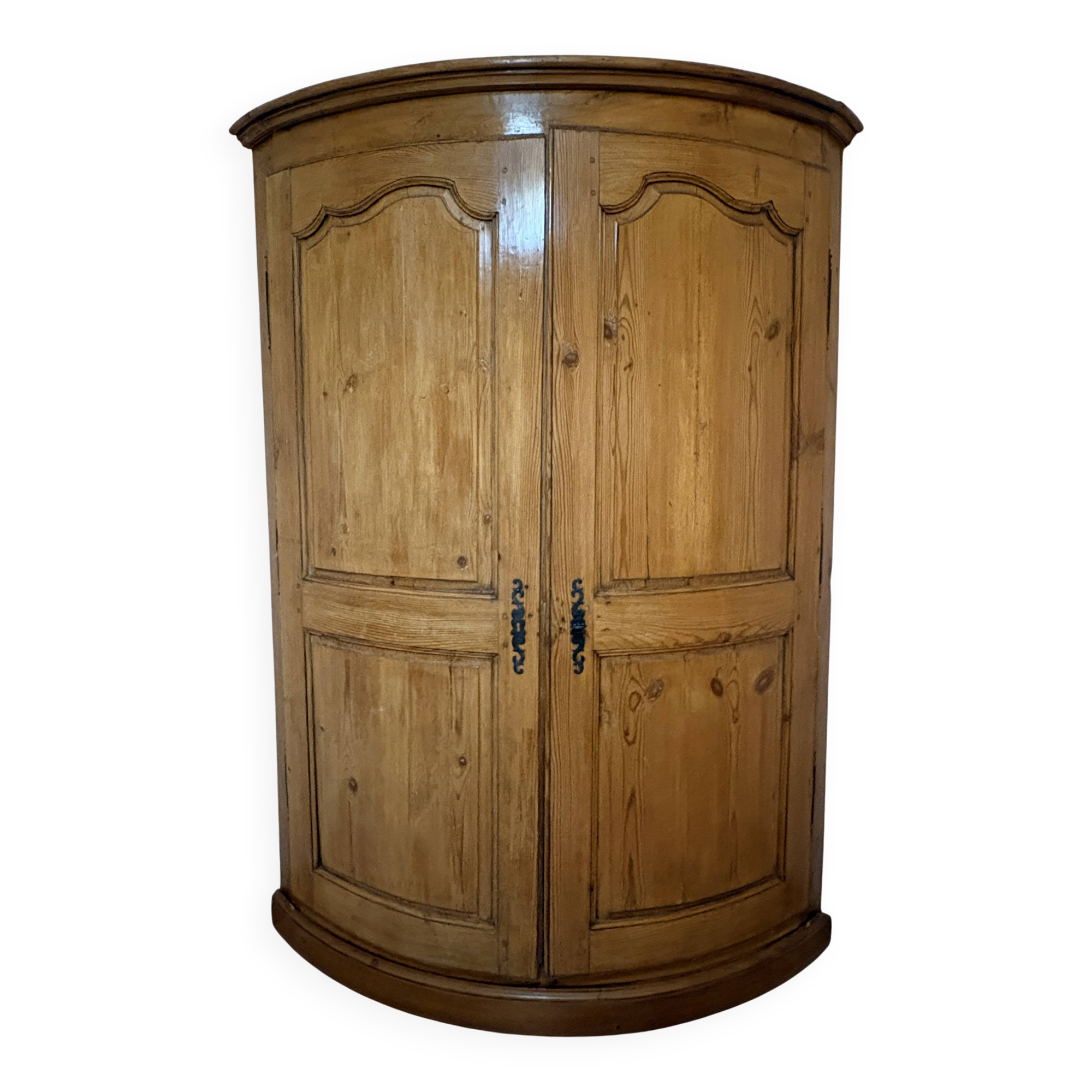 Meuble d'angle, encoignure en Mélèze, 18ème s.