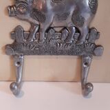 Hook metal cloth shape pig