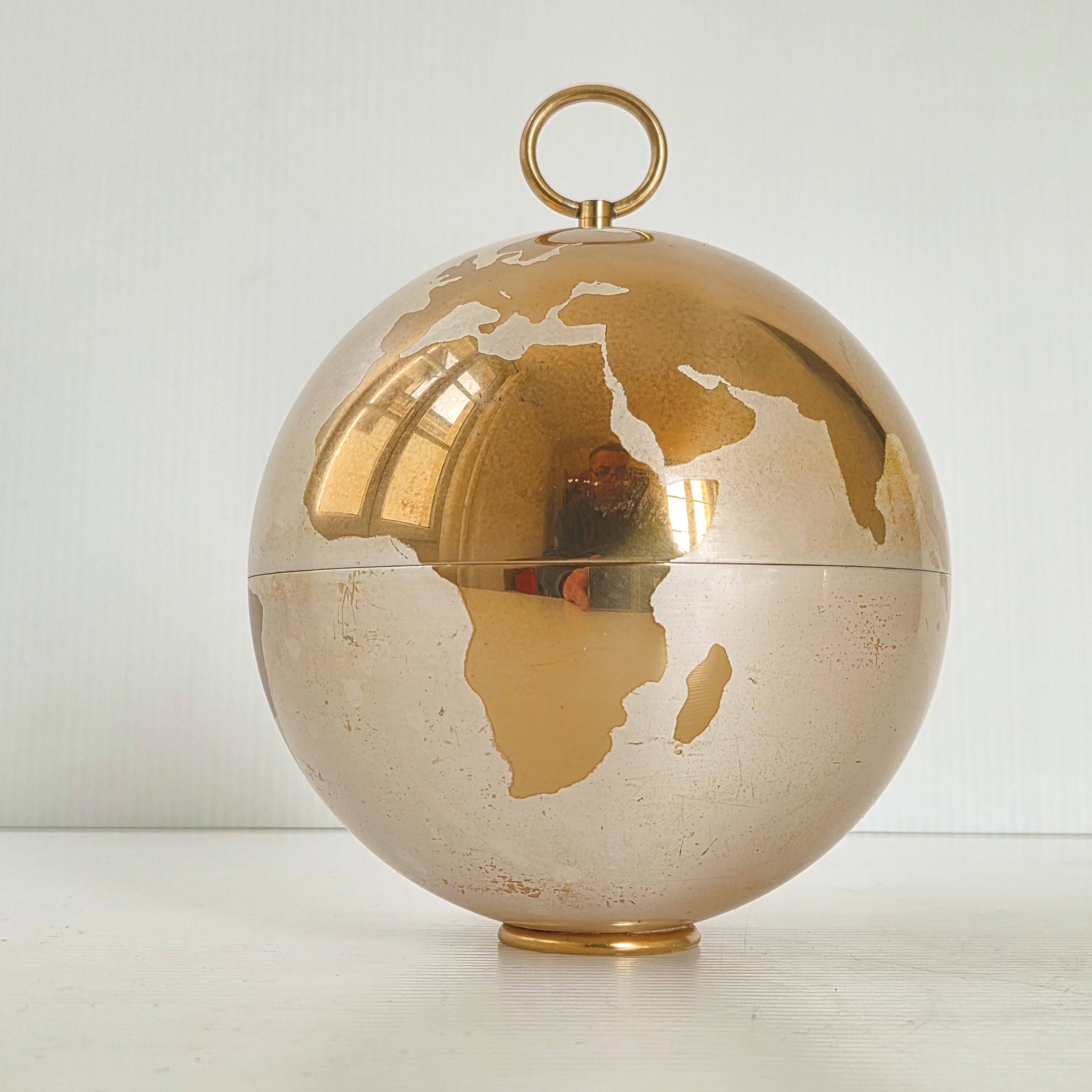 VINTAGE CIGARETTE & LIGHTER DISPENSER 1970 WORLD MAP GLOBE 70S RETRO