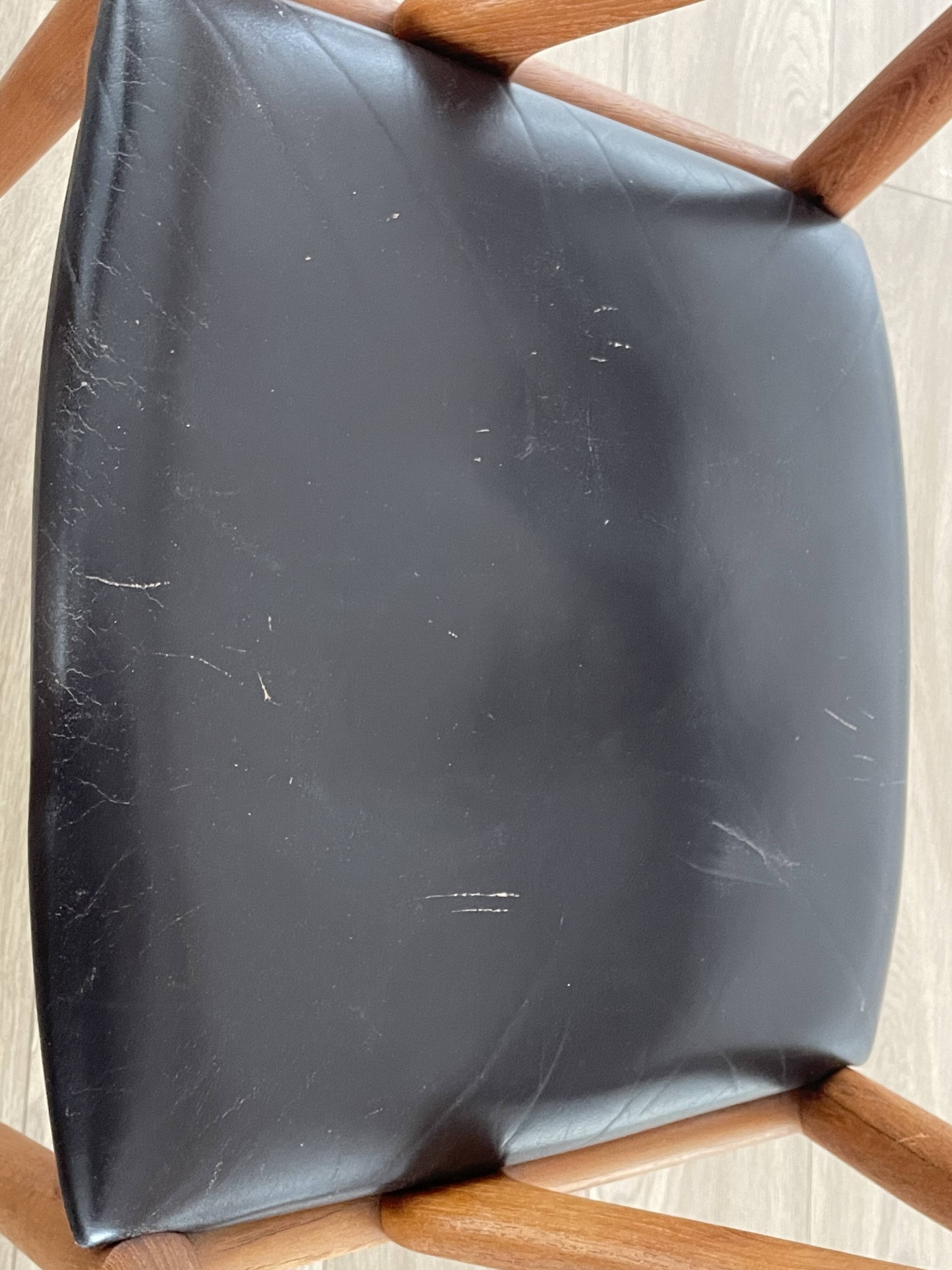 Kai Kristiansen Series of 6 teak chairs