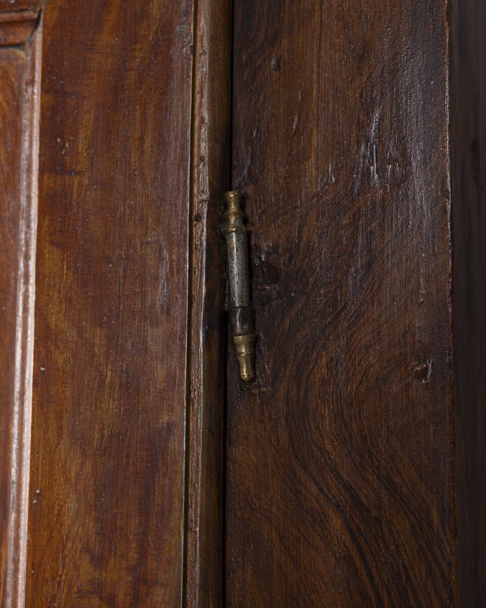 Classic Piedmontese walnut wardrobe from the early 18th century