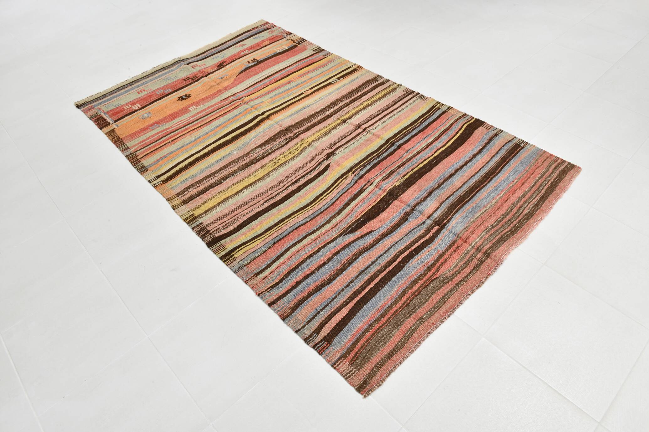 Tapis Kilim rayé rose et orange