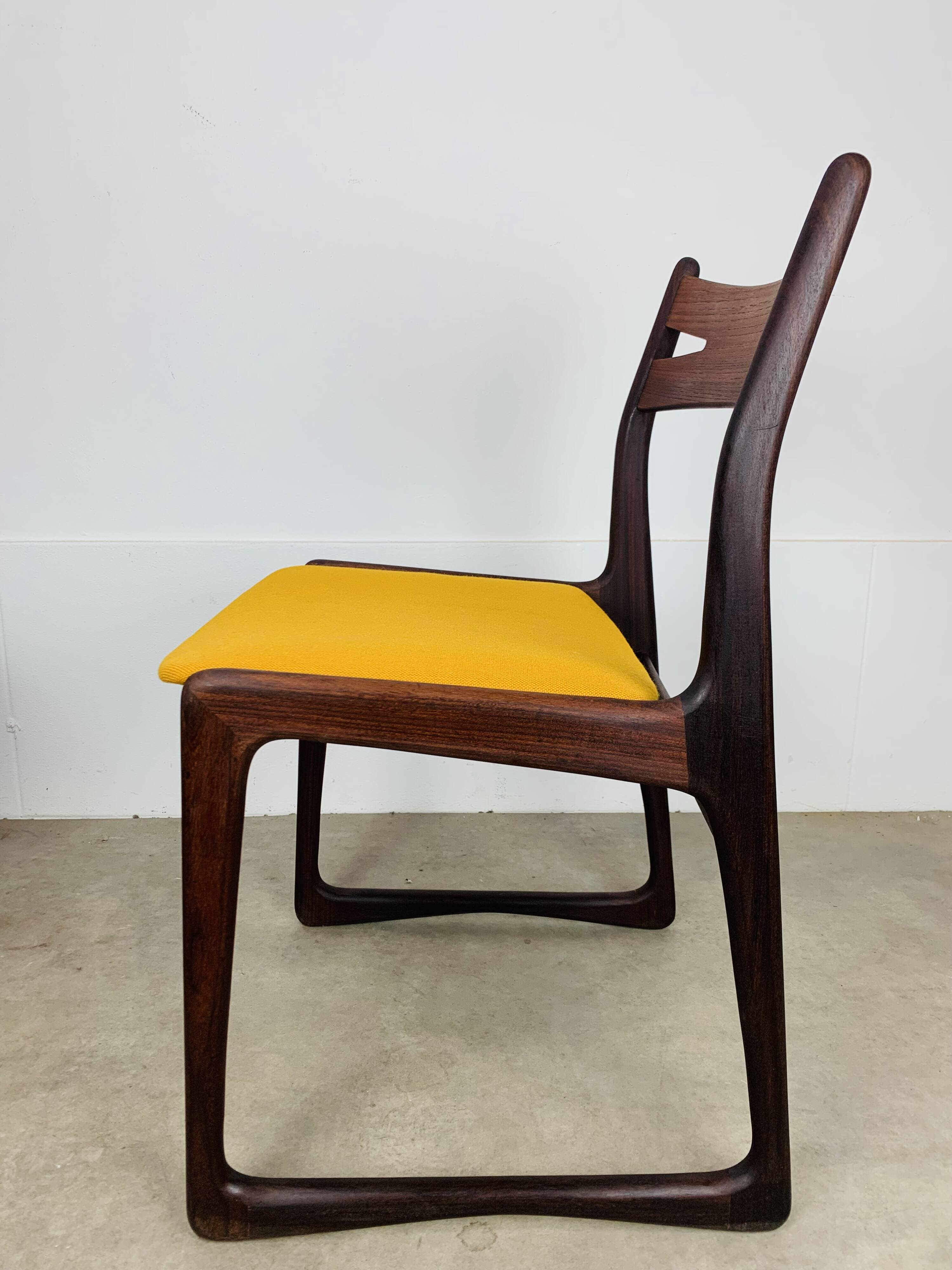 Pair of Danish Scandinavian chairs in rosewood, 1960s.