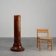 Pédestal en bois massif Art Déco sculptural, France vers 1925