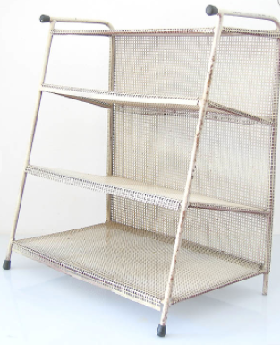 Carries metal 50s magazines