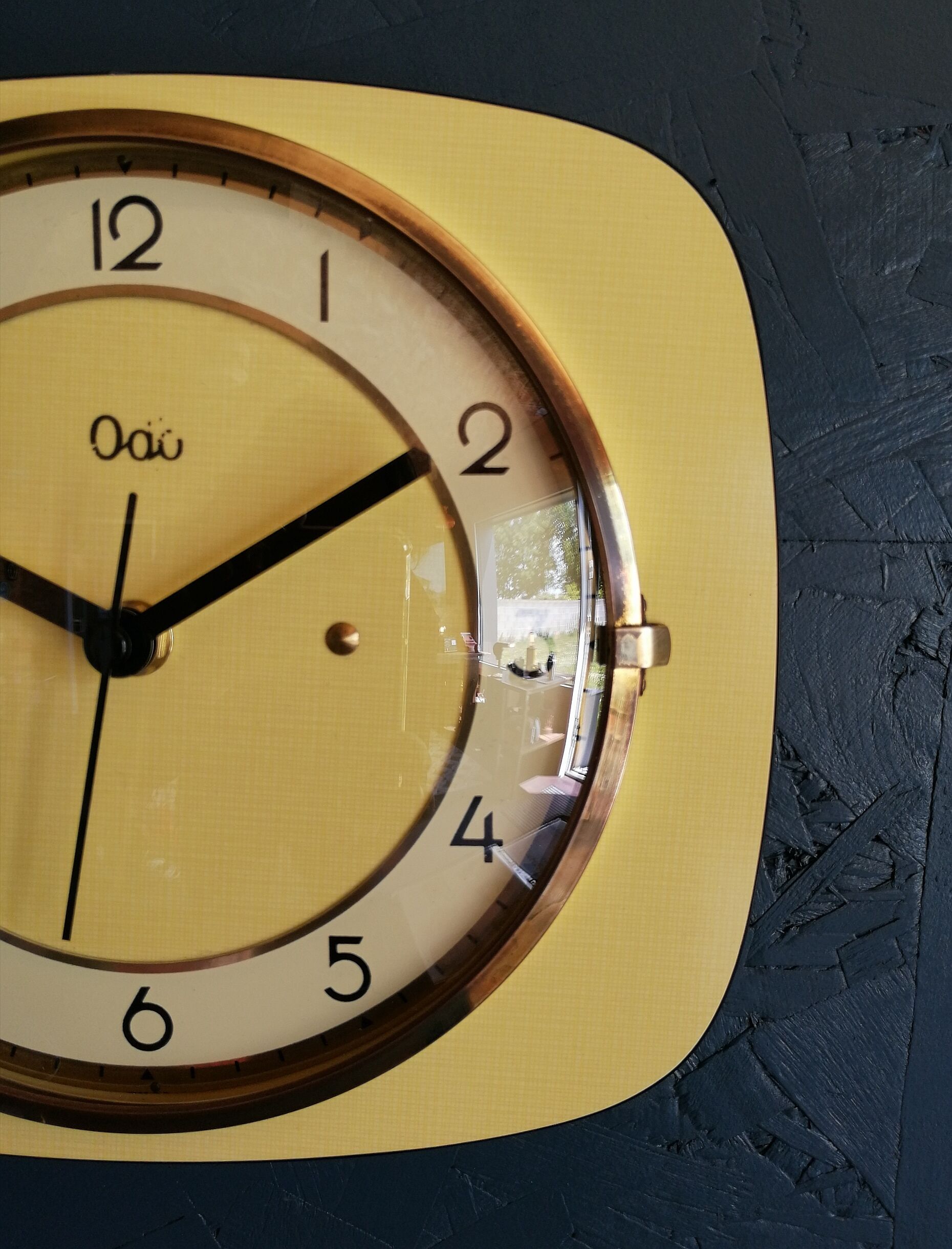 Clock formica vintage silent wall pendulum "Yellow Odo"