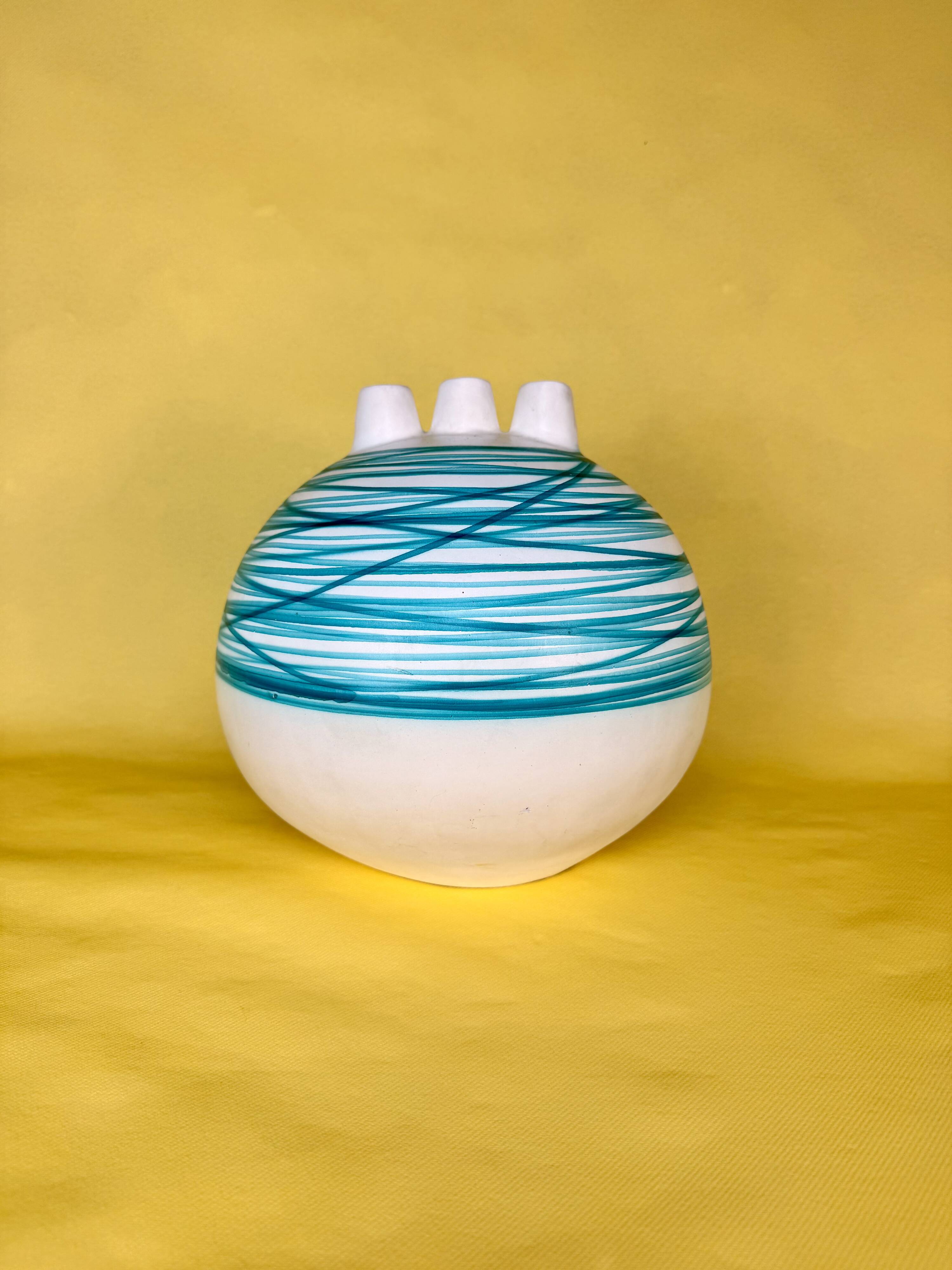 Vase 3 colours