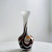 Vase en verre Opaline.