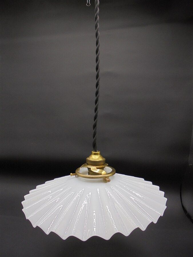 Suspension en opaline