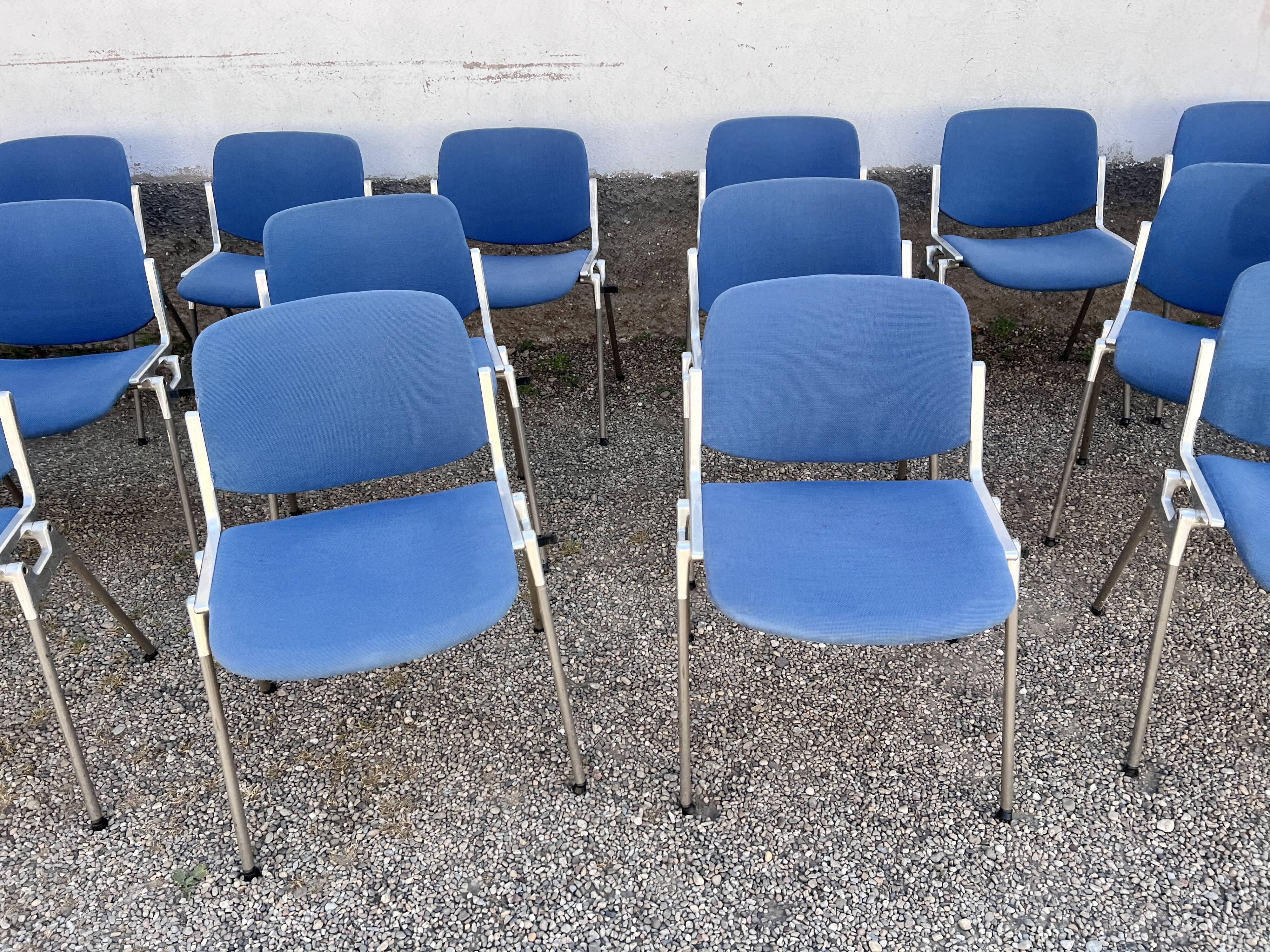 Série de 40 chaises de G. Piretti pour Castelli Anonima Castelli, Italie, années 1970