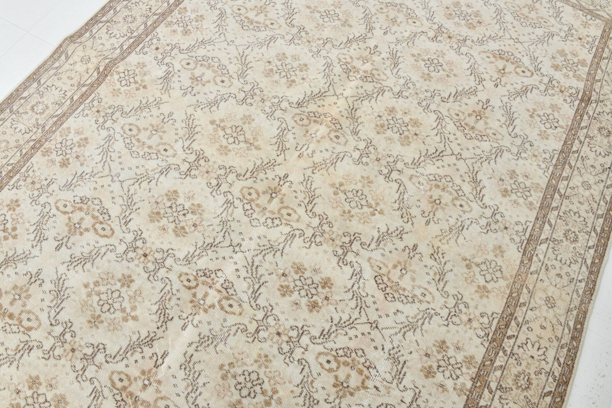 7x10 Floral Cream & Brown Vintage Rug, 212x317Cm