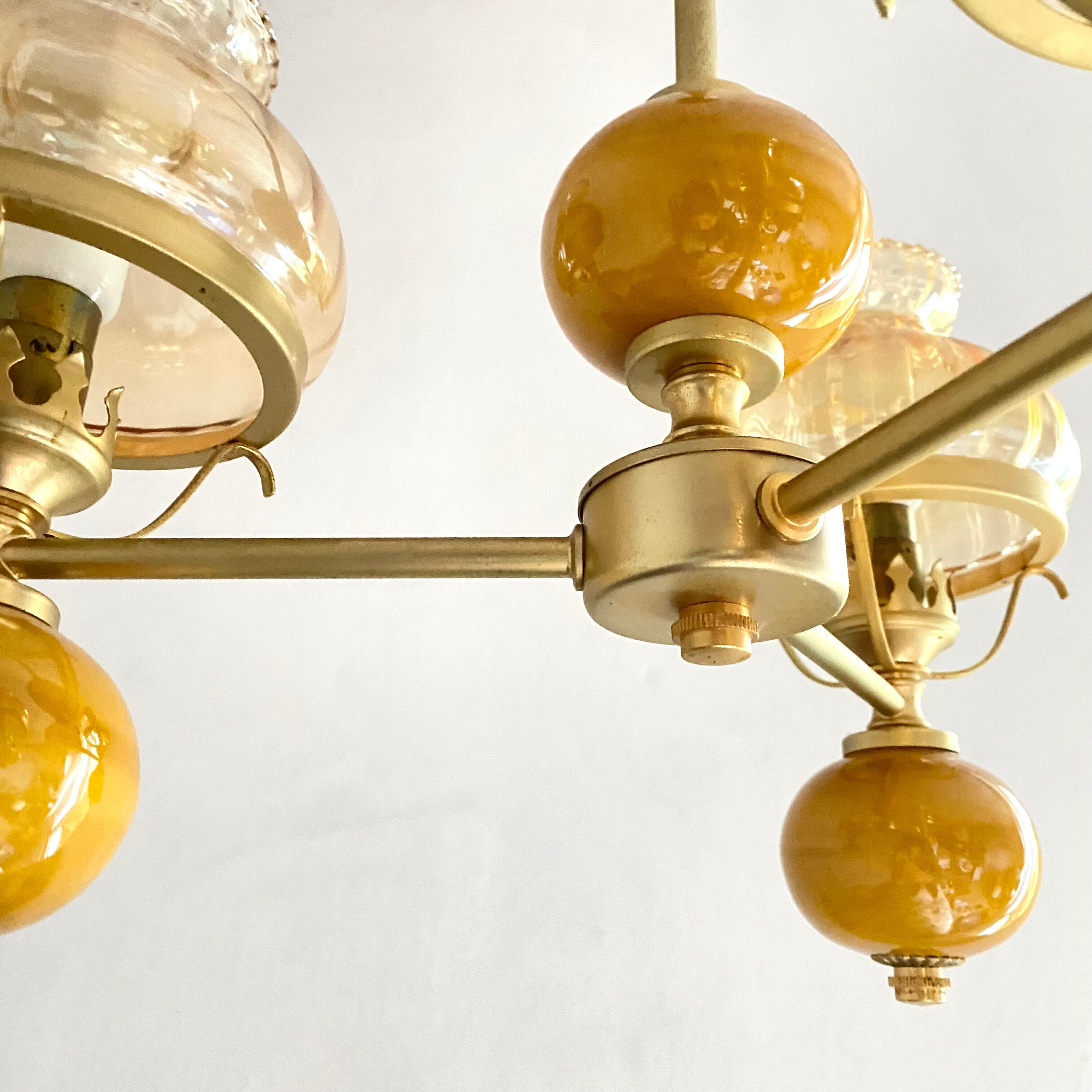 Chandelier vintage globes