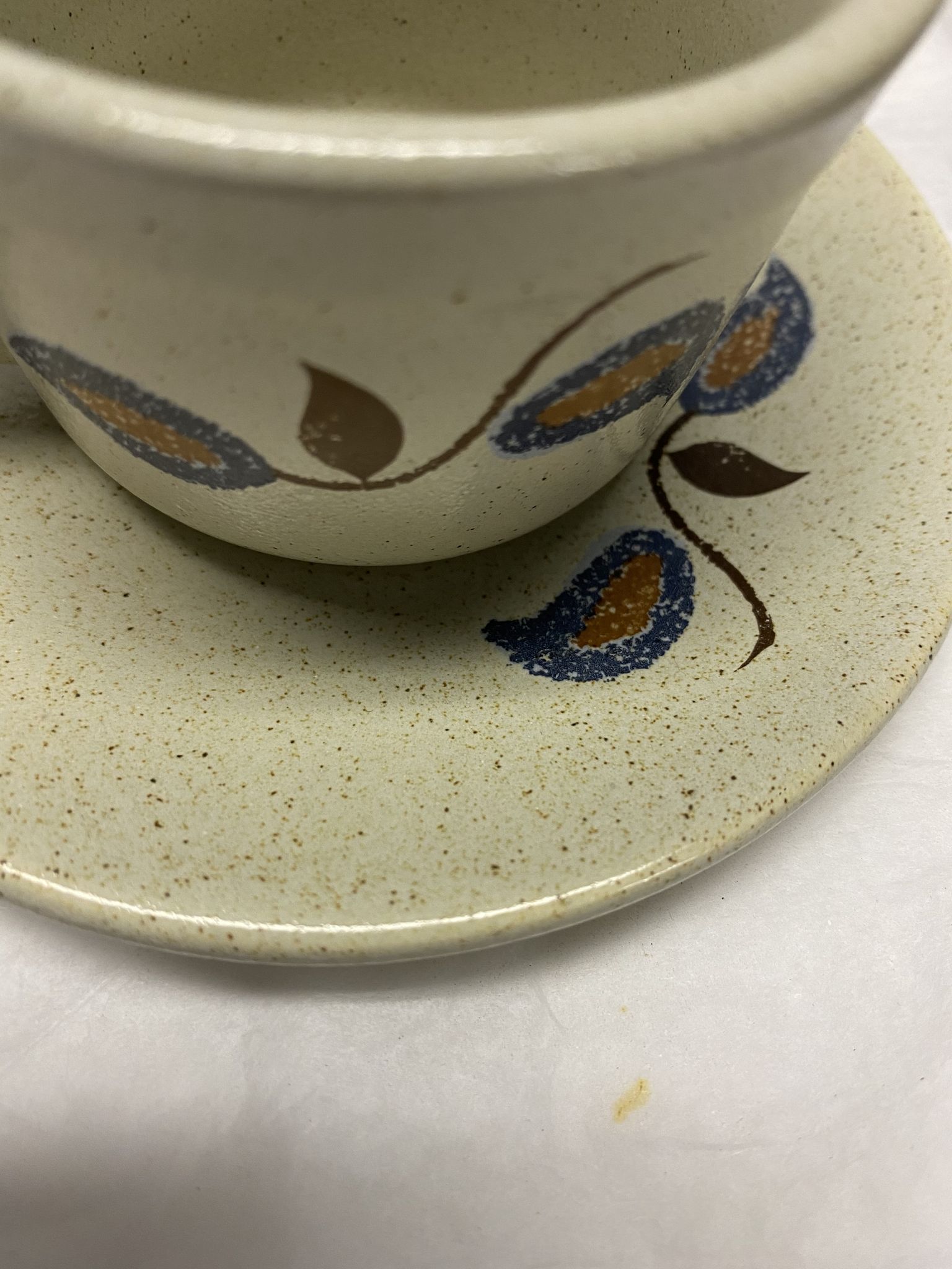 Ensemble de 6 tasses en grès vintage Saint Amand