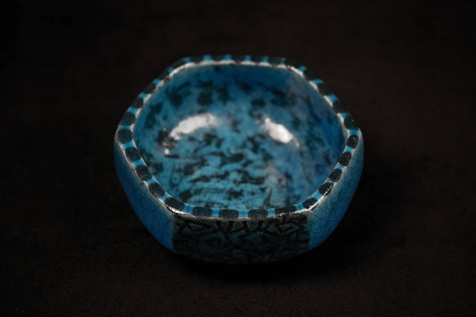 Coupe, vide-poche Art Déco en grès émaillé bleu de Raoul Lachenal