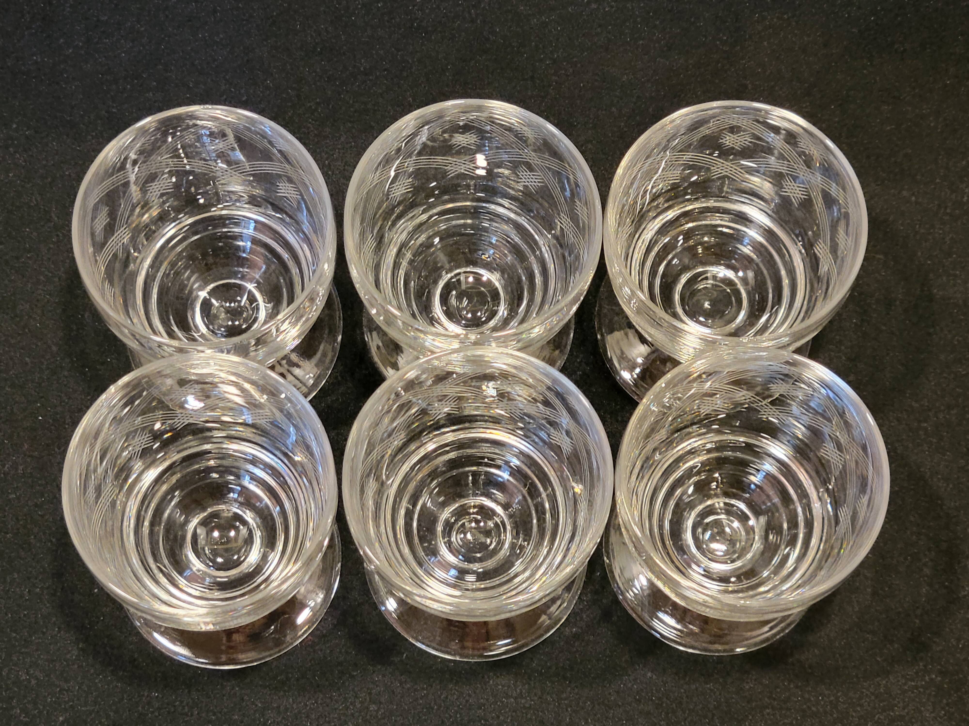 6 anciens verres à liqueur en cristal gravé ciselé art déco