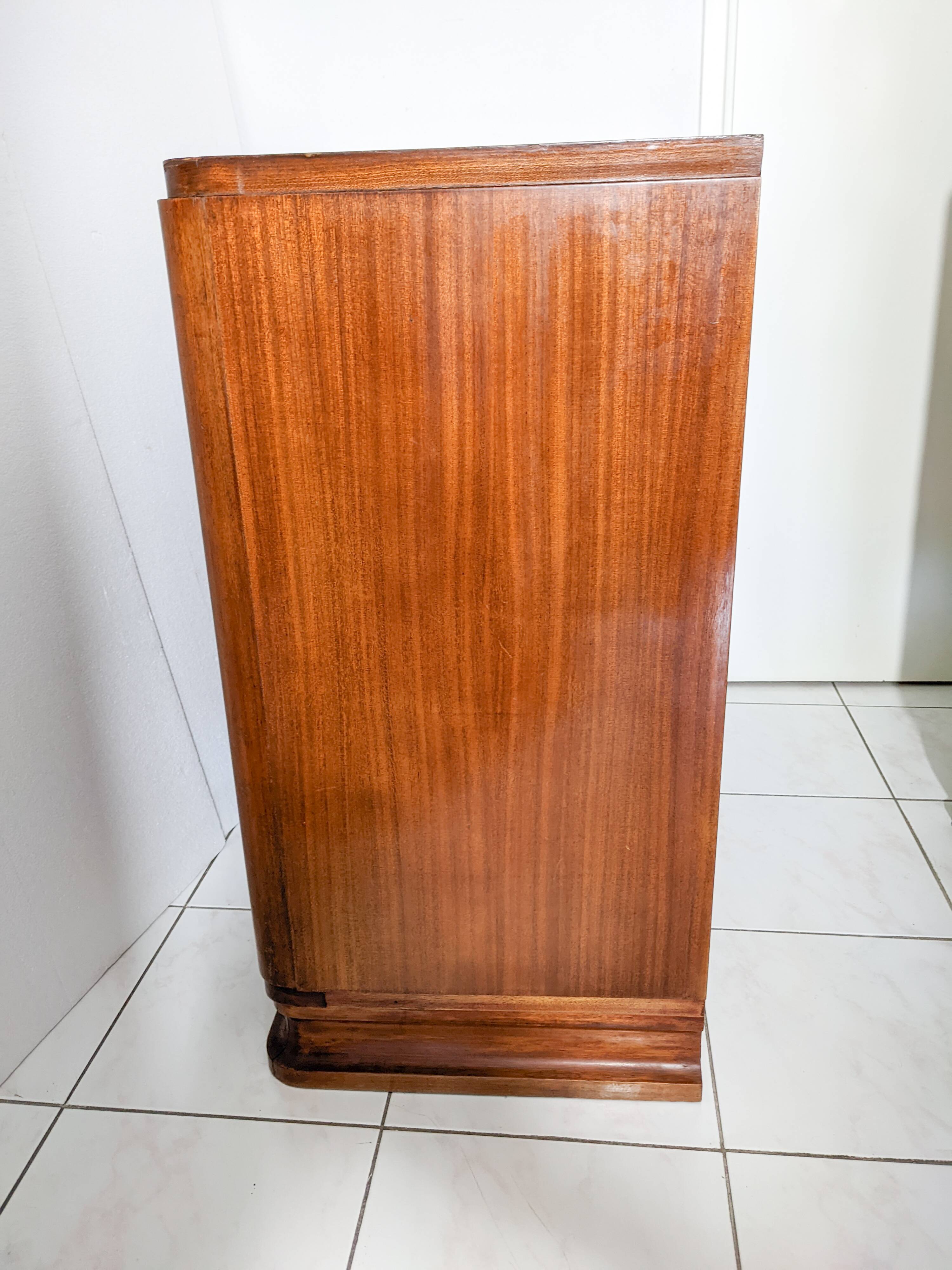 Art Deco period banker's chest of drawers circa 1920 in mahogany and mahogany veneer