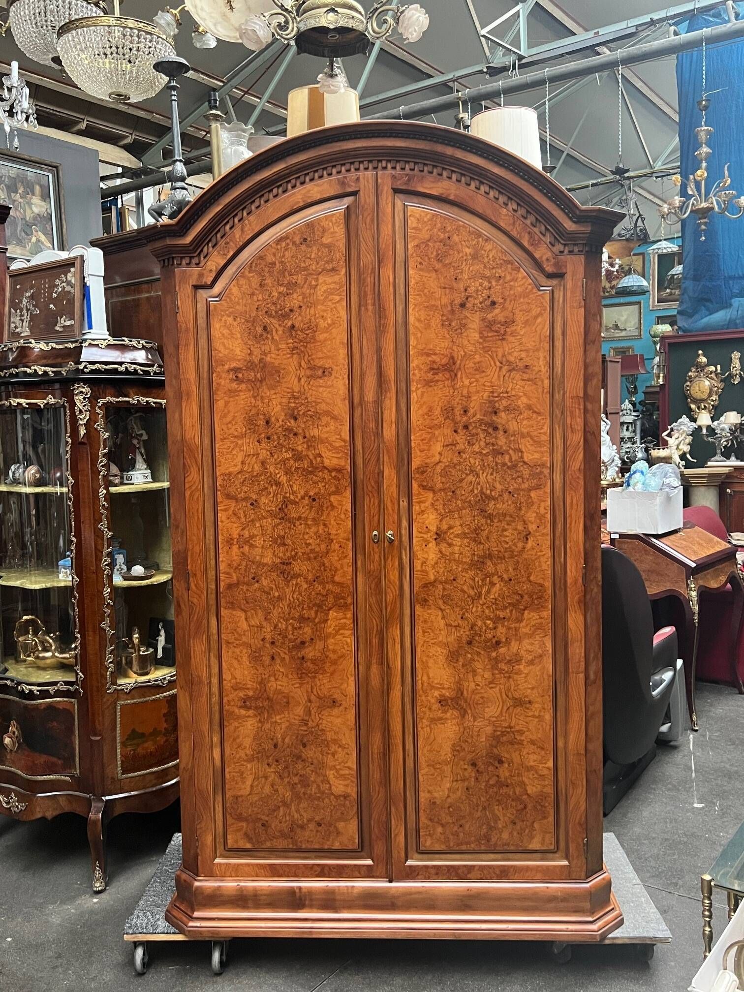 Francesco Molon. High-quality vintage bar furniture.