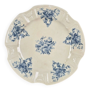 Old Gien plate with carved edges featuring doves and blue flowers, circa 1920-1930.