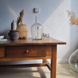 Vintage firm-minded coffee table