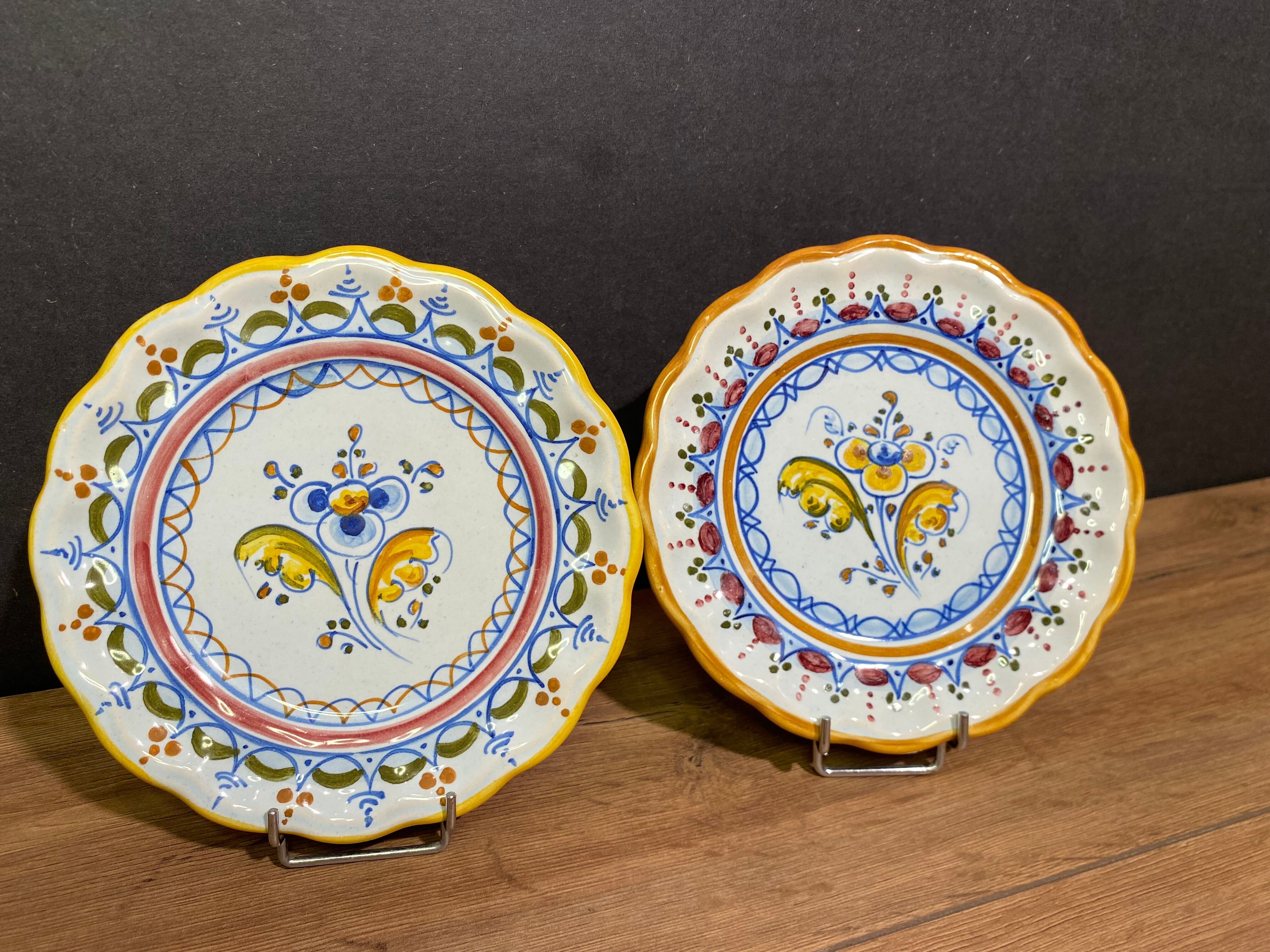 Pair of Talavera earthenware plates with floral decoration