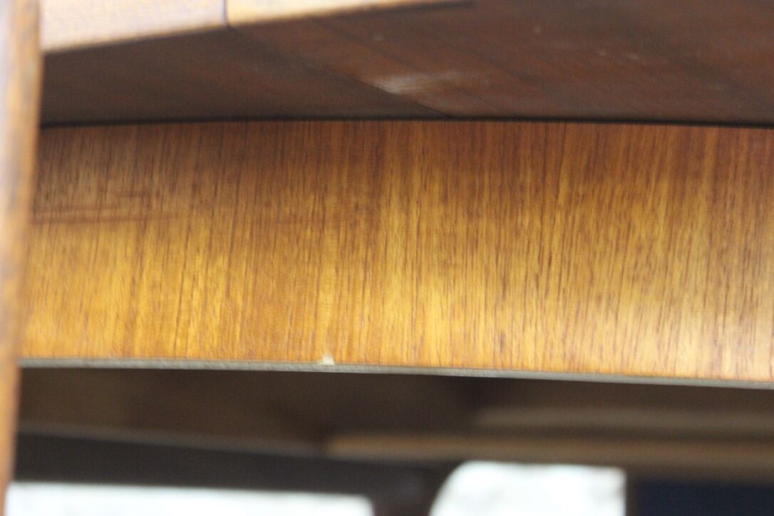 Set dining table 4 chairs by publisher McIntosh