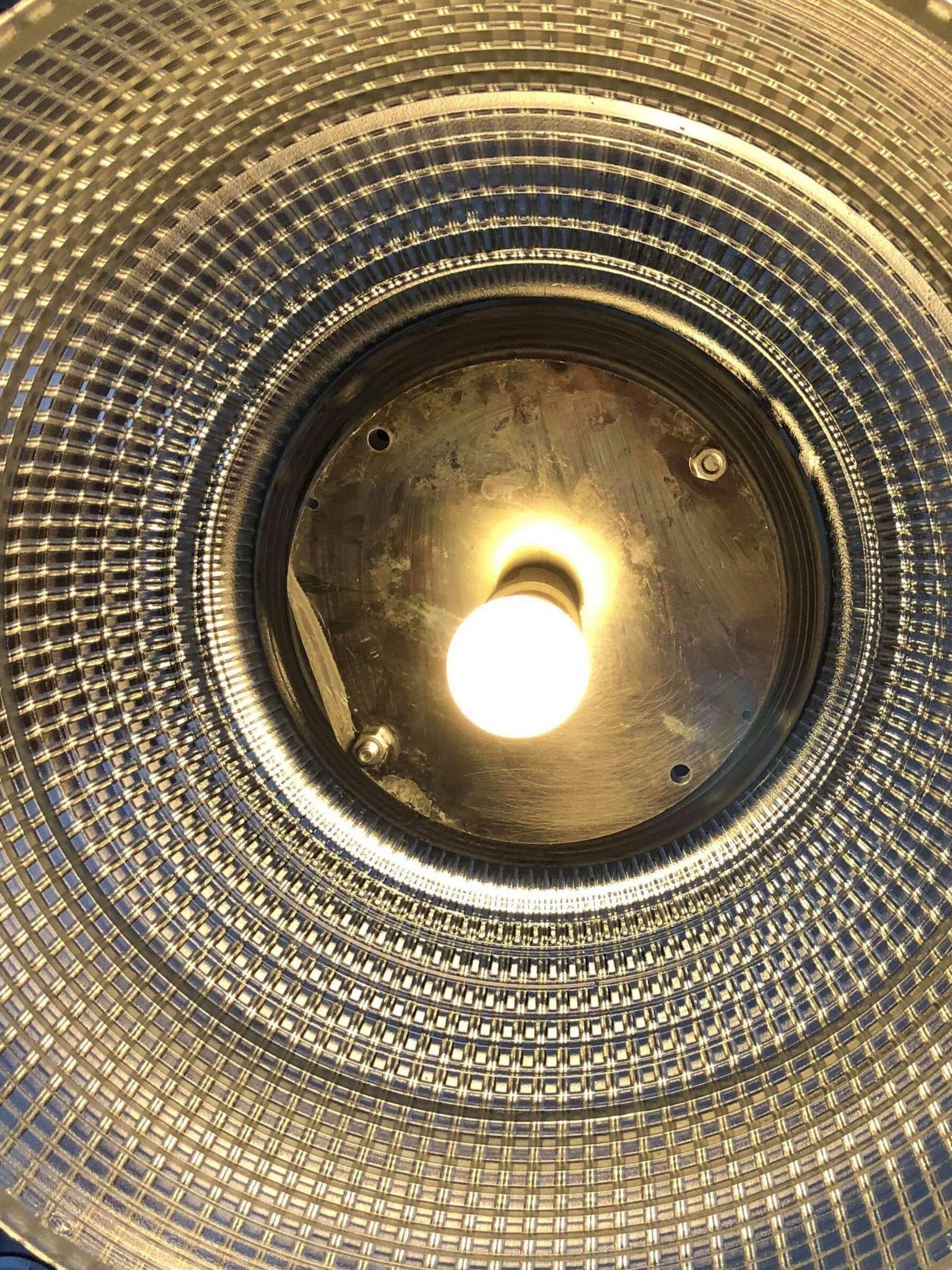 Holophane half-ball suspension