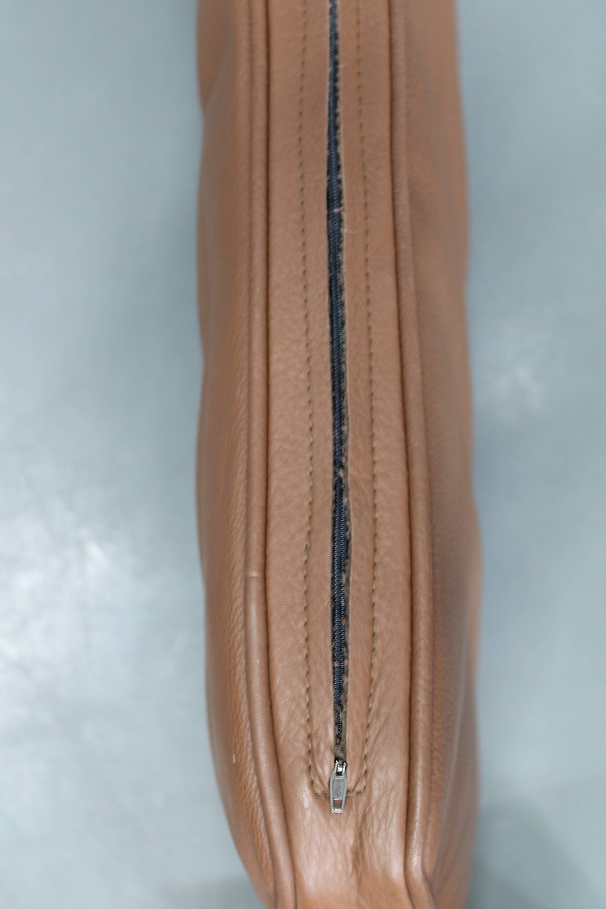 Canapé 3 places danois des années 1970 en cuir marron avec structure en hêtre