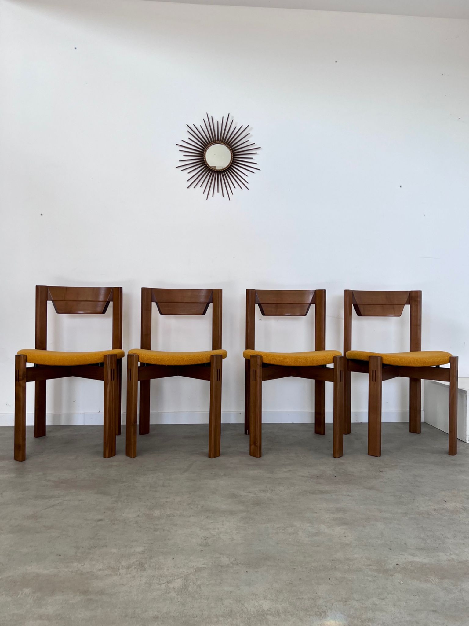 Set of 4 Scandinavian style chairs Girsberger 70s vintage solid wood