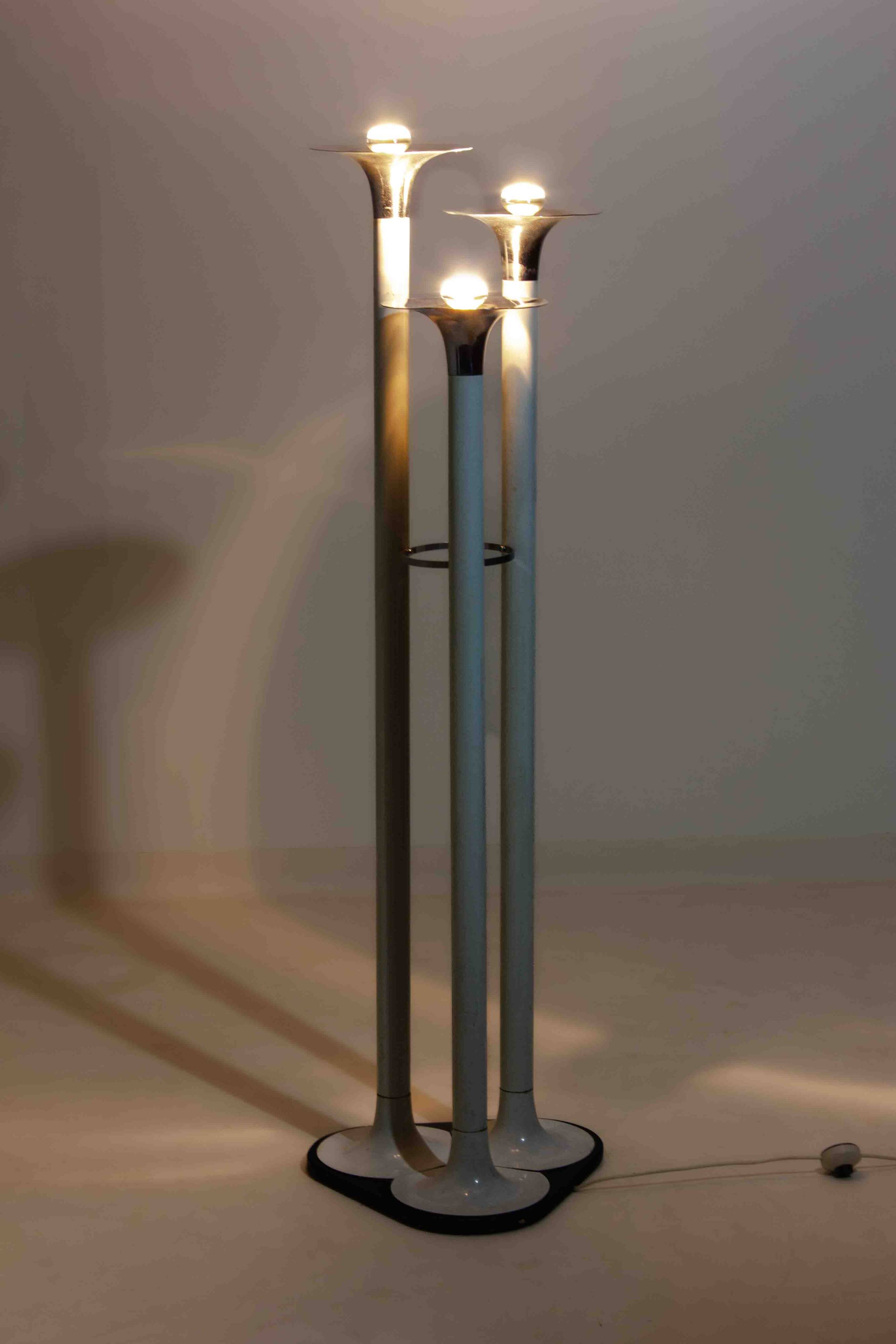 French tripod floor lamp with trumpet shades in chrome and enamel, 1960s