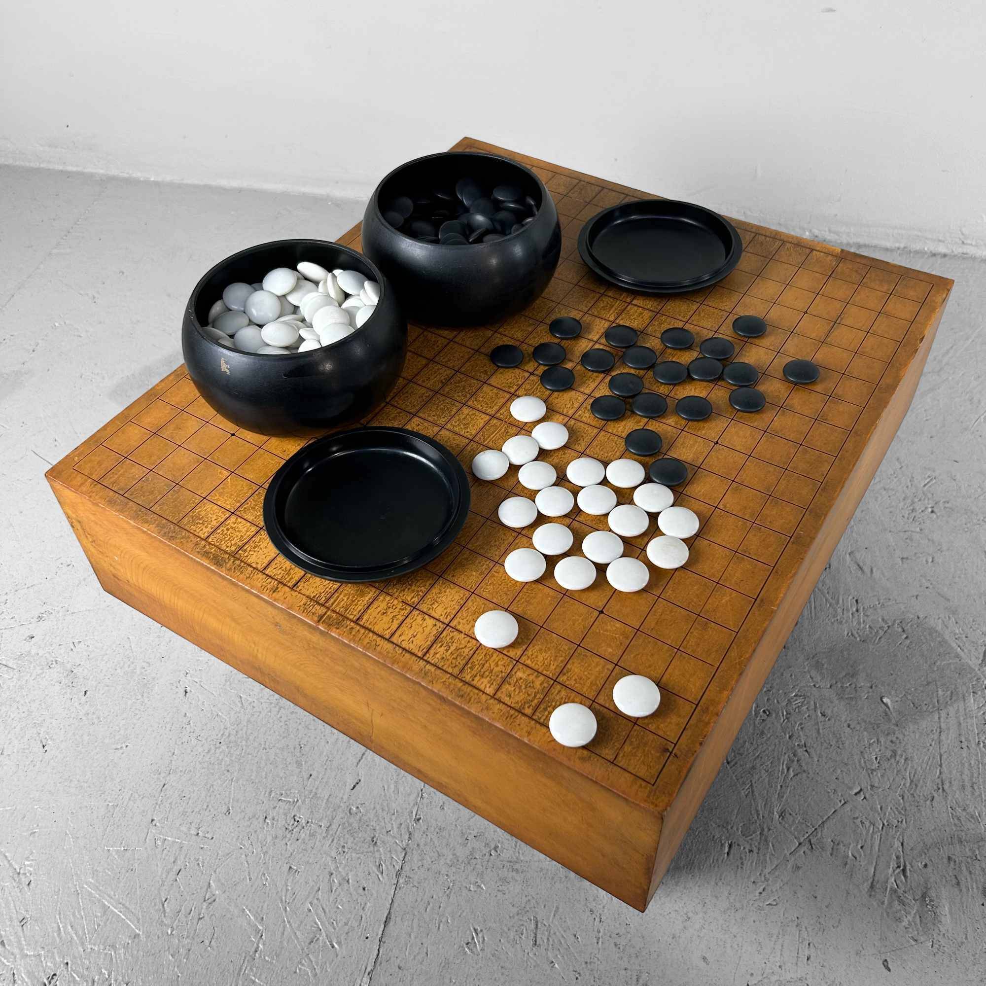 Complete Go Game Board Goban Kaya, 1930s, Japan