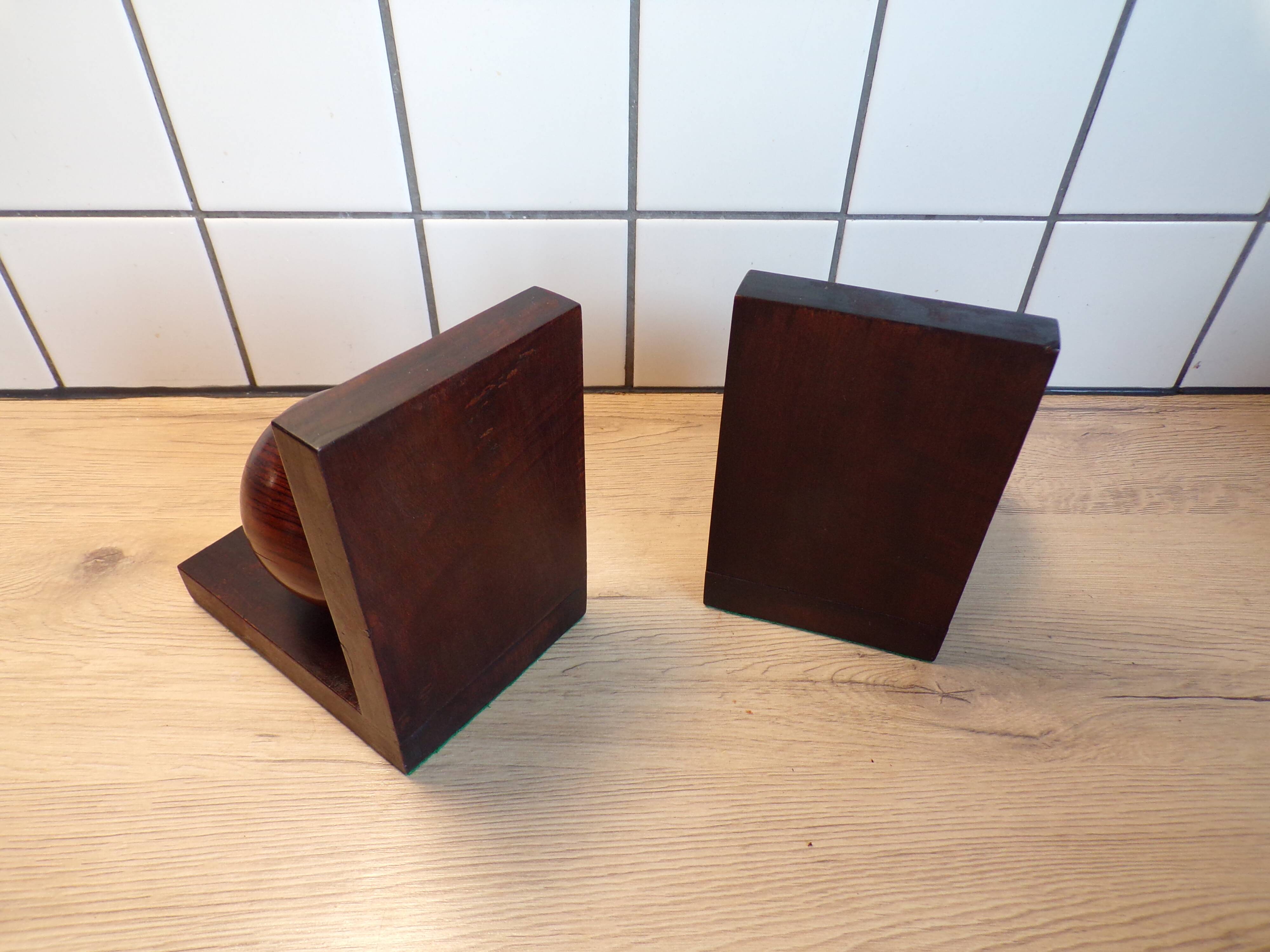 Paire de serre-livres art déco boule bois