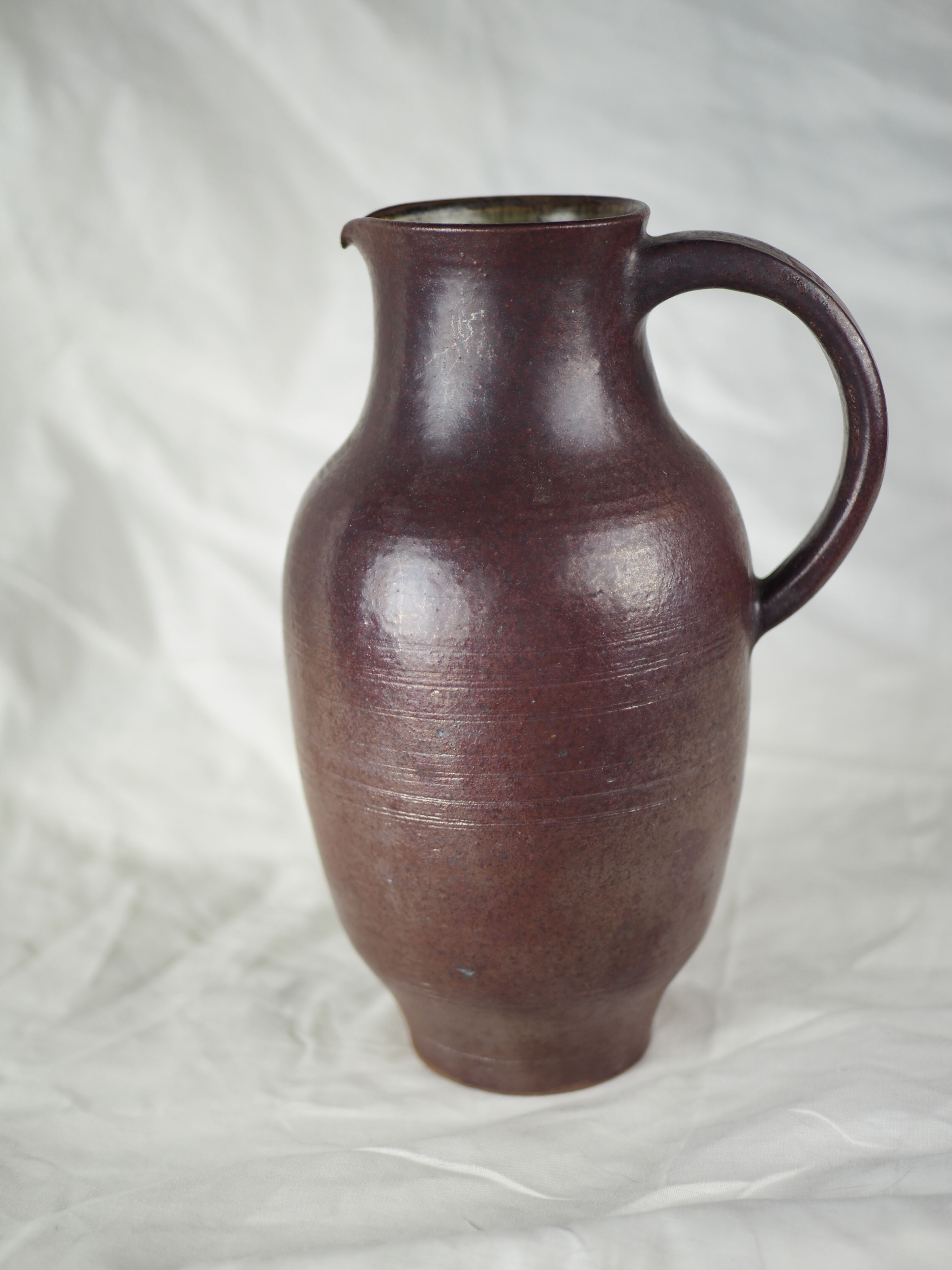 Sandstone pitcher with brown glaze - red by Geneviève BAPTENDIER Laurence MOLINARD