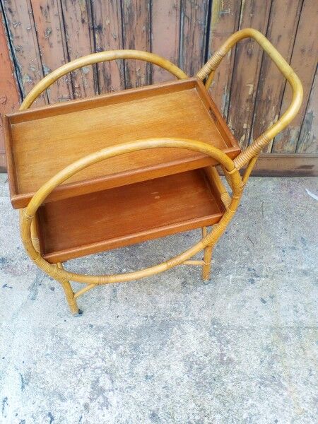 Rolling table in rattan