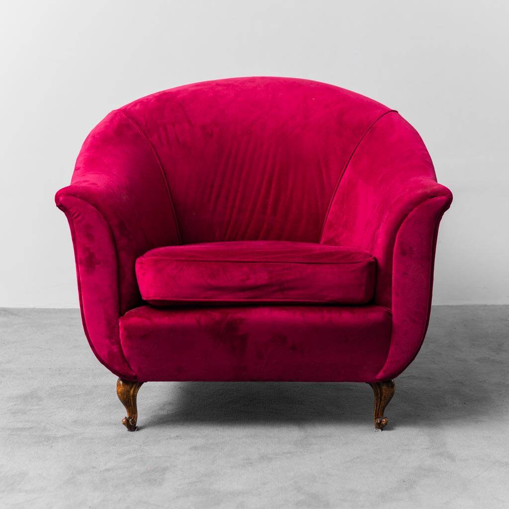 Paire de fauteuils modernistes en velours violet des années 1970