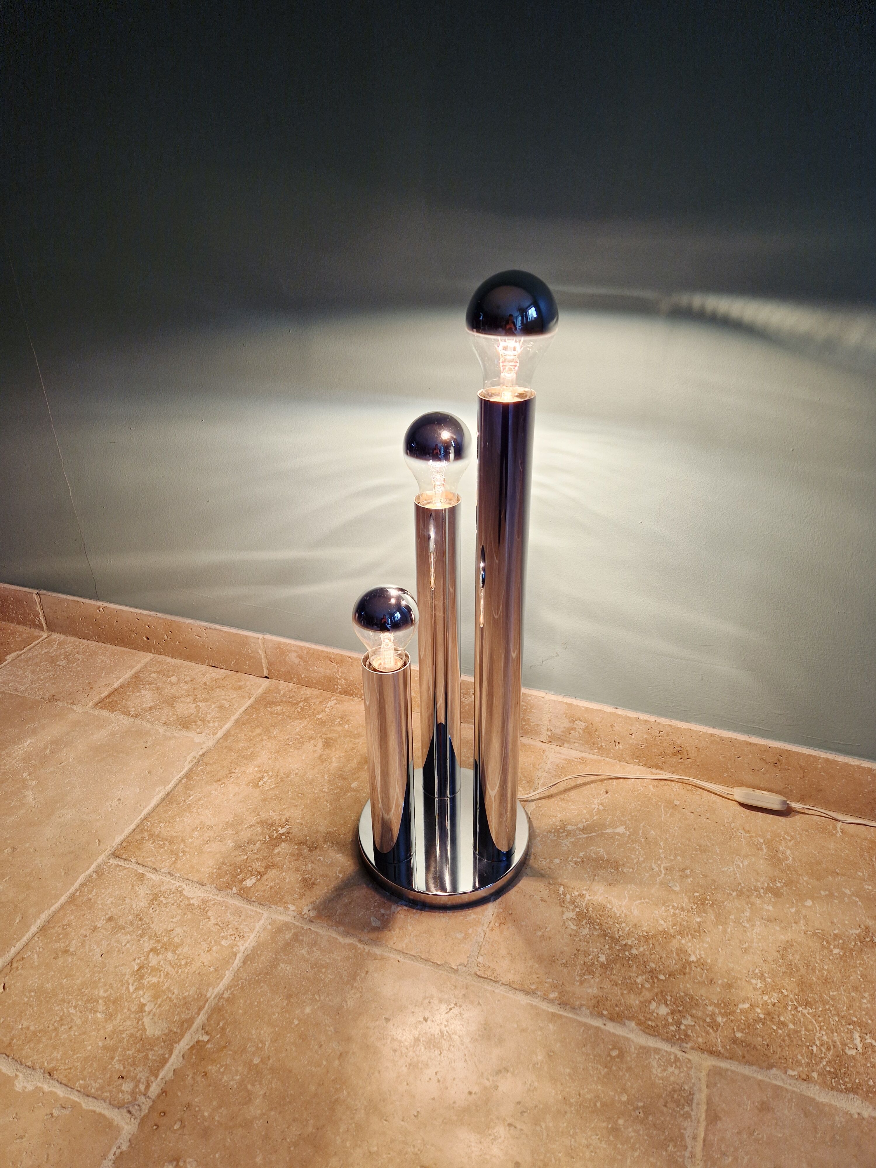 Large Space Age table lamp in chrome metal, Gaetano Sciolari, 1970.