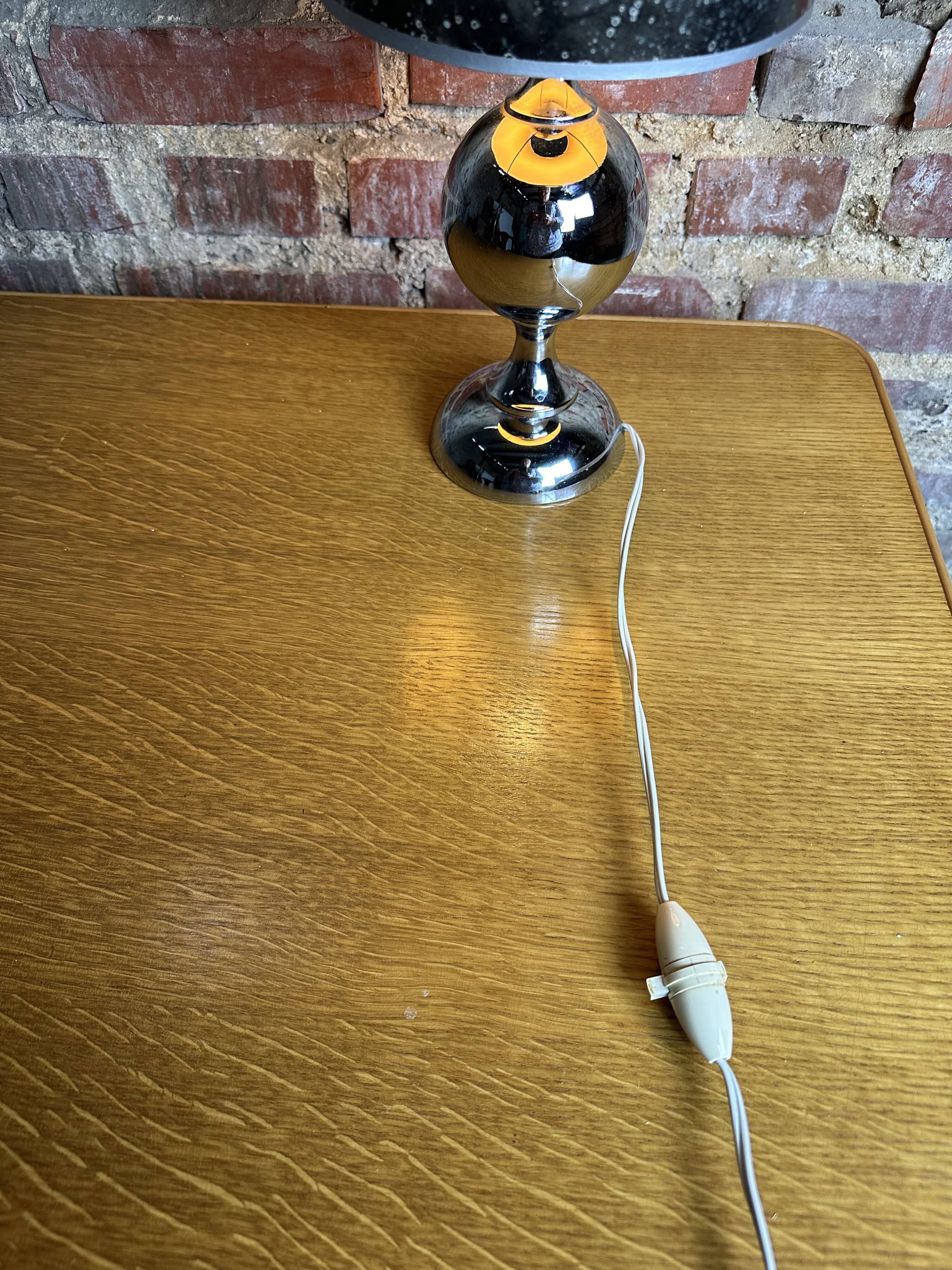 Vintage 70'S chrome metal lamp