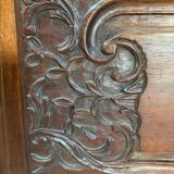 Walnut chest of drawers