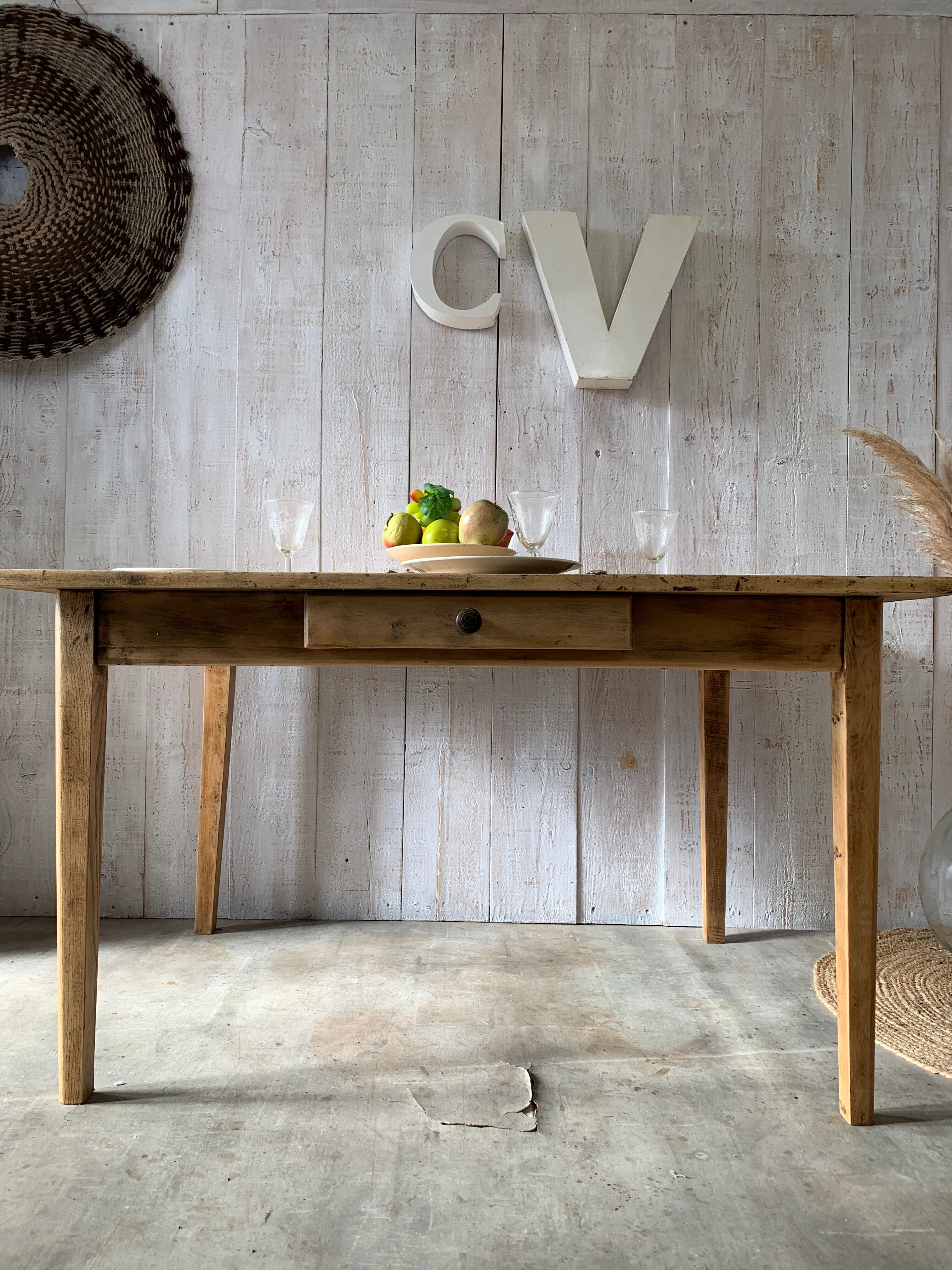 Farm table