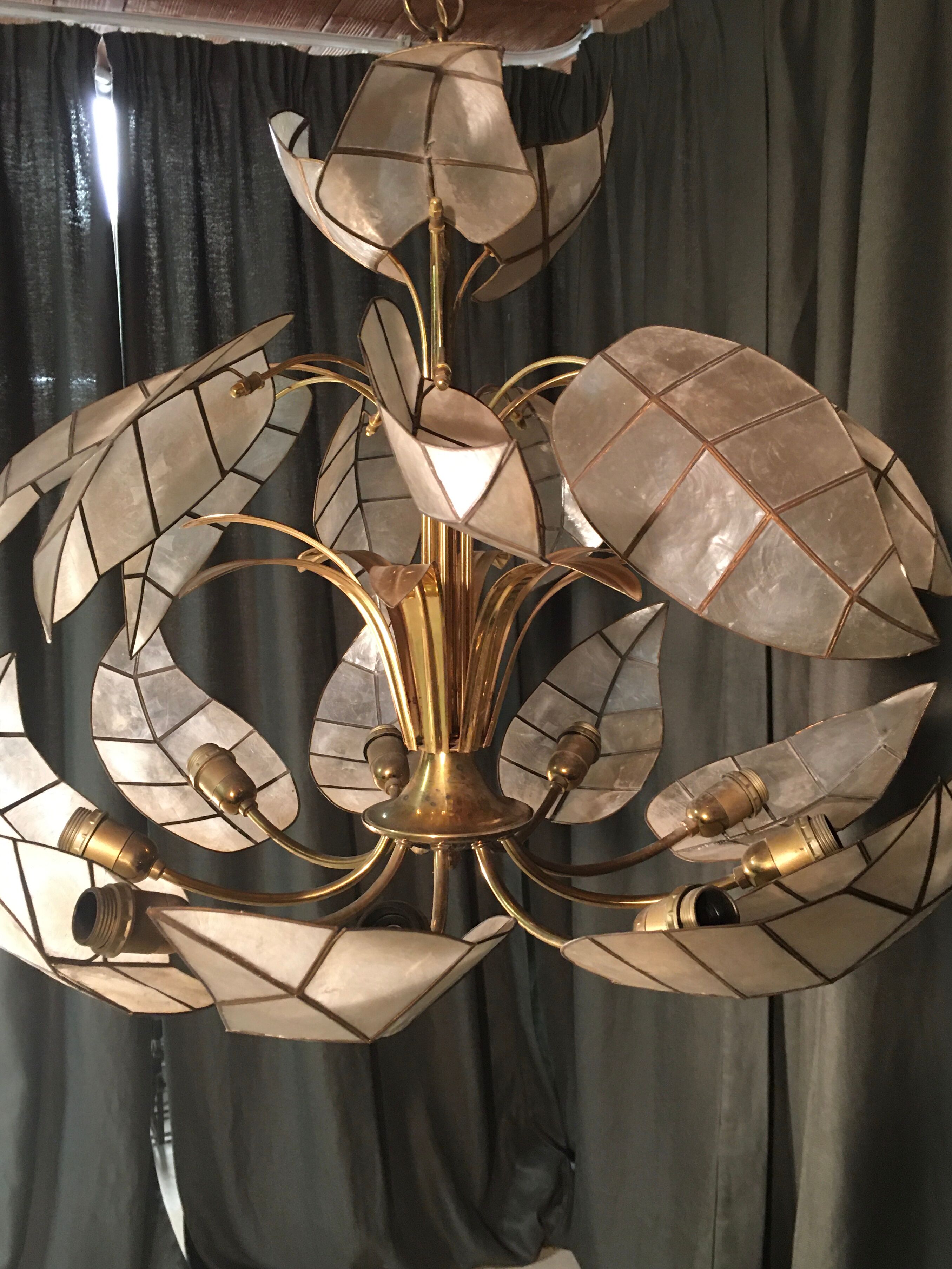 Mother-of-pearl light 1970