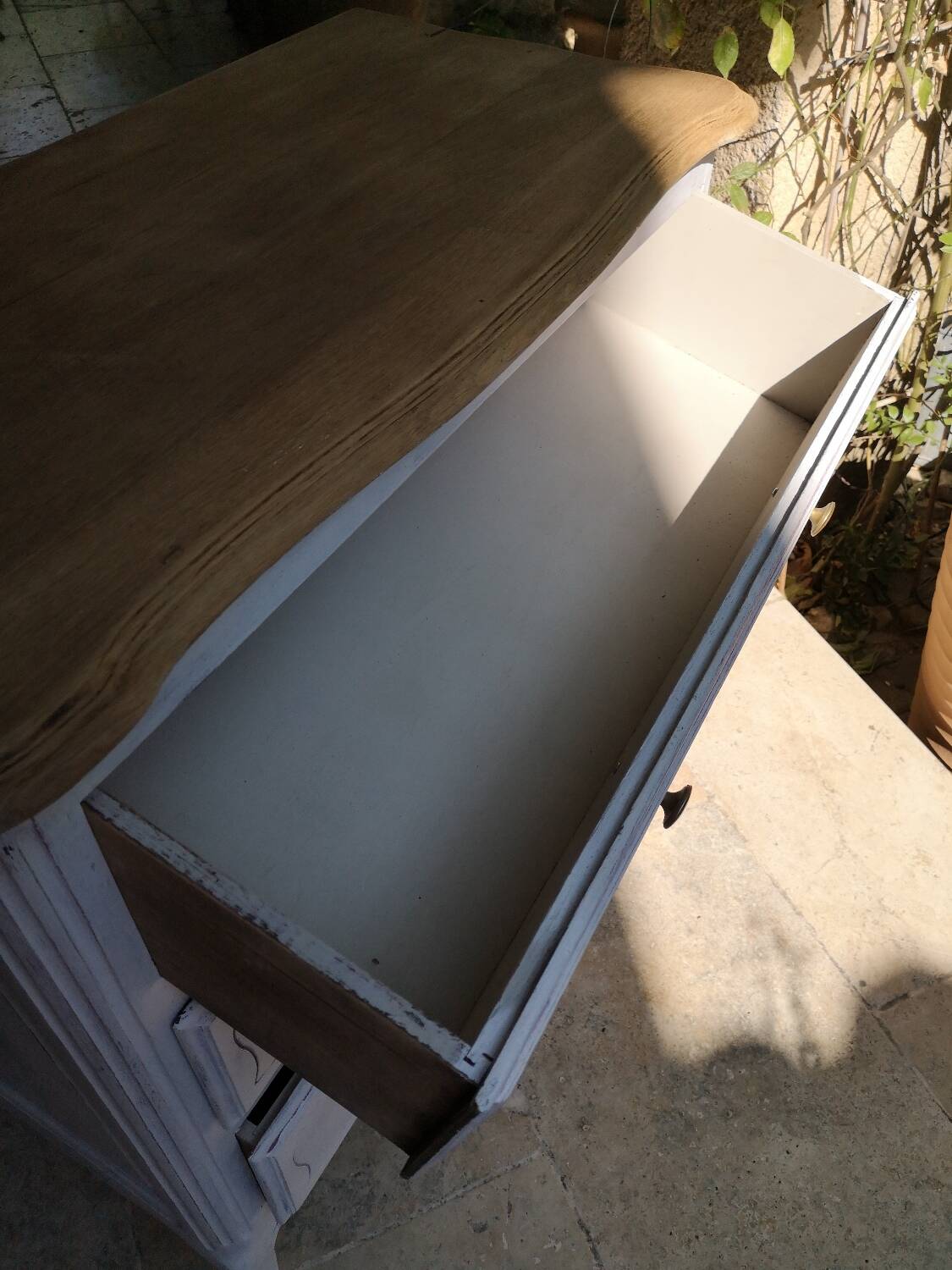 Antique chest of drawers