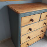 Old chest of drawers