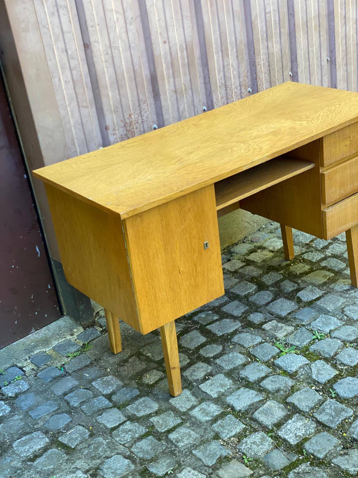 Scandinavian desk from the 1960s in wood, 120cm.