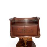 Tables de chevet italiennes Art déco en ronce de noyer, années 1950. Il ya une tablette supérieure en verre