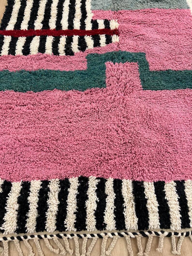 Traditional handwoven Berber rug, size 145 x 255 cm