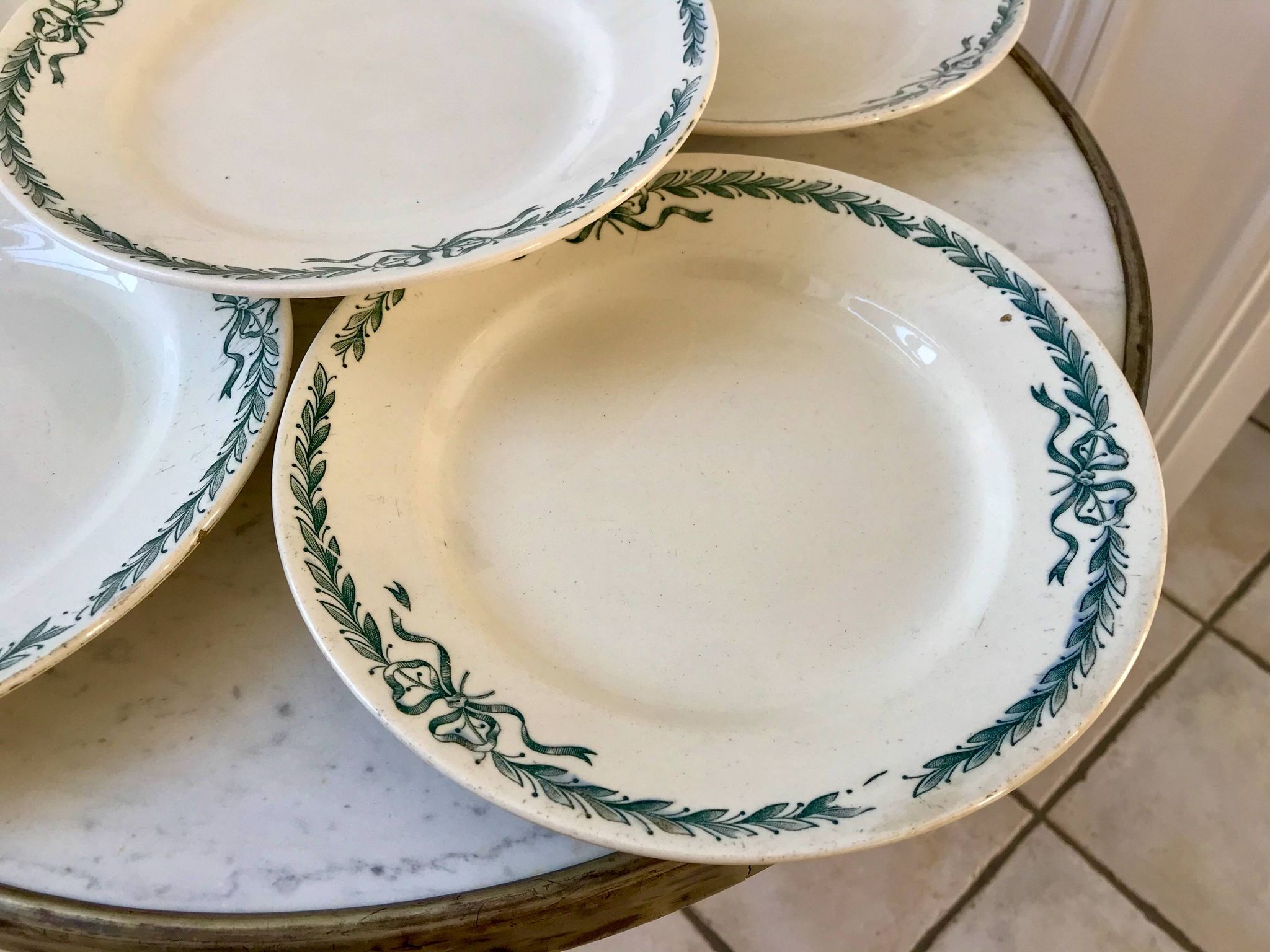 set of 5 large flat plates in Terre de Fer Longchamp model Belleville late 19th century