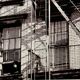 Photo New York 1953 – Fire escape & woman at the window