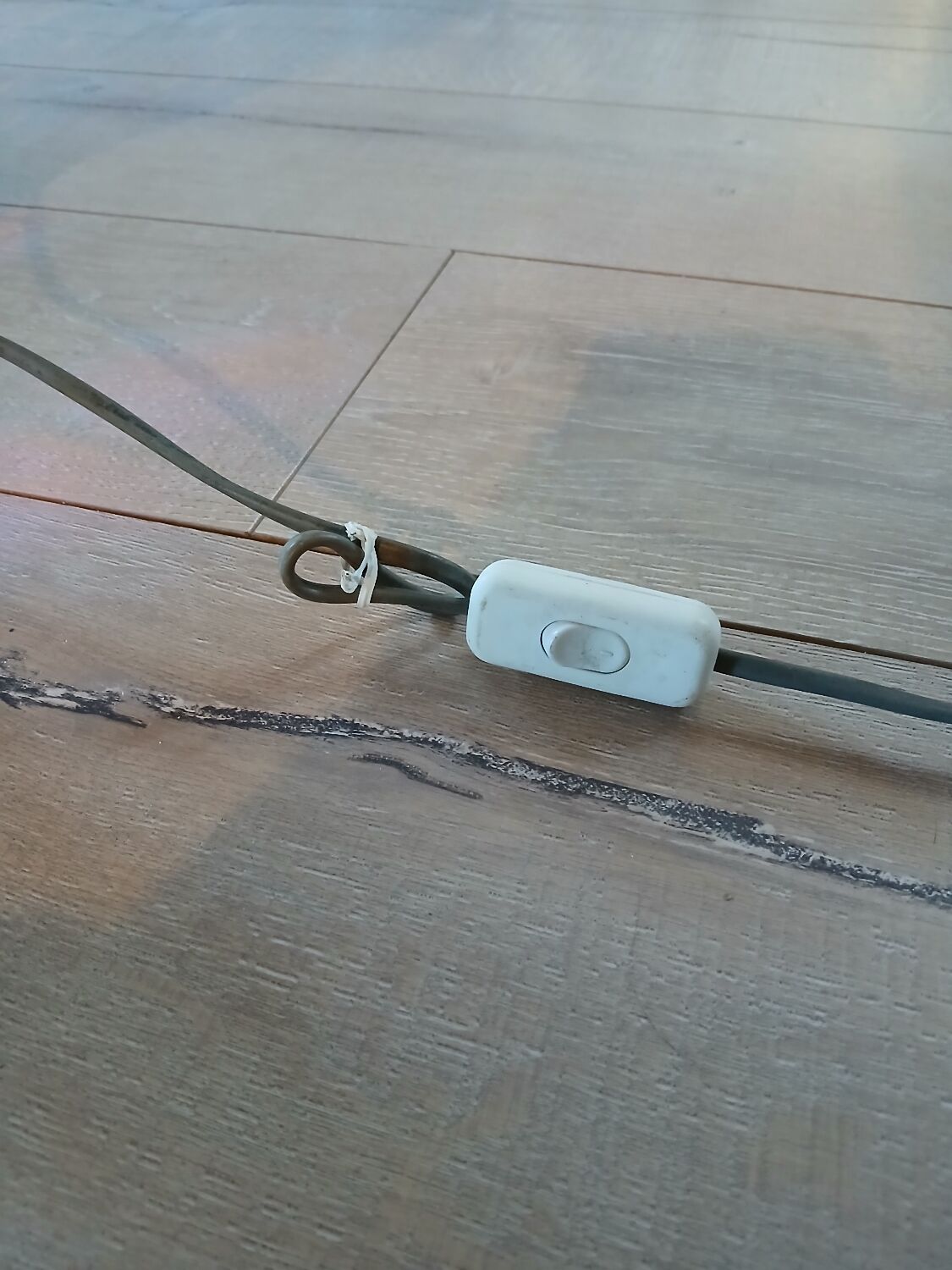 Wrought iron table lamp/rooster