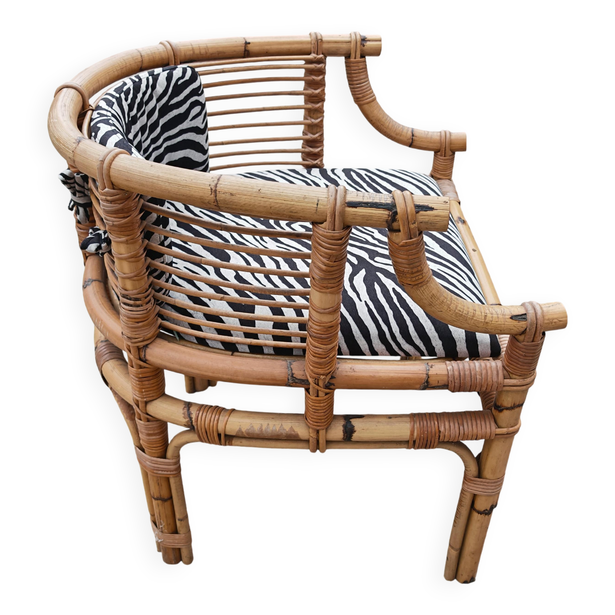 Pair of Mid Century armchairs, horseshoe shape, Italy 1950s.