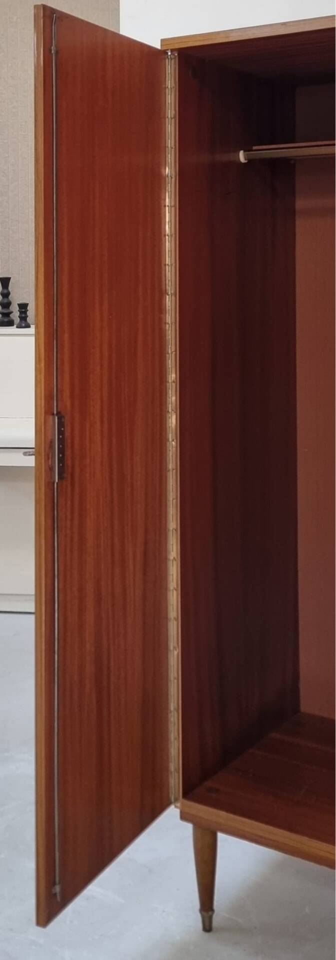 Armoire du milieu du siècle