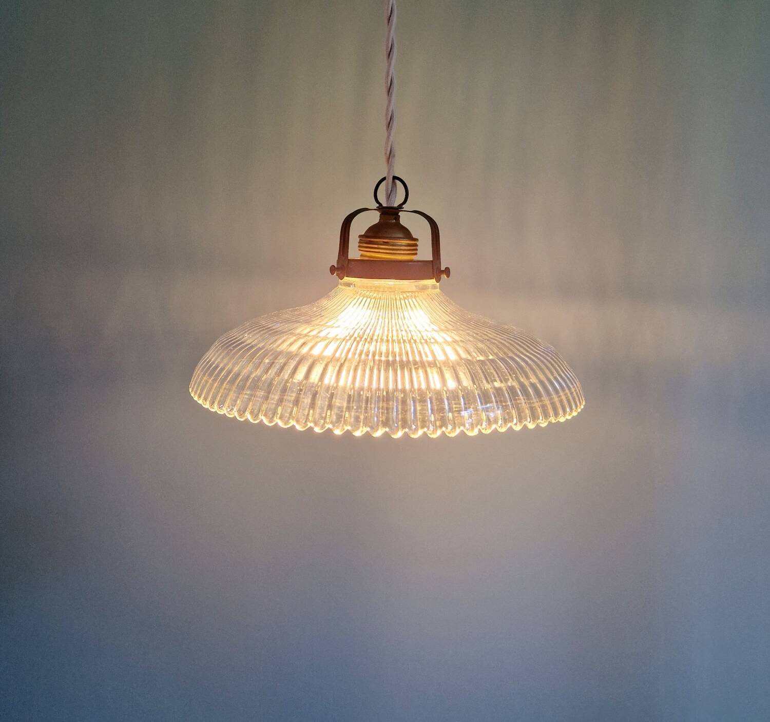 Art Deco pendant light in grooved glass, 1920s-30s
